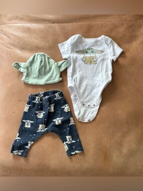 Star Wars Baby Yoda Three Piece Outfit Size 3-6 Months Shirt Pants Hat